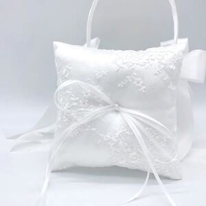 Wedding Ring Bearer pillow. Slightly smaller for easier handling. NIP 5.9”x5.9”